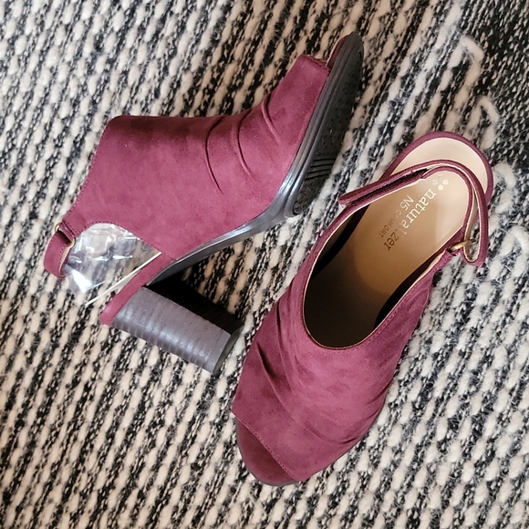 Naturalizer Open Toe Booties - Picture 6 of 8